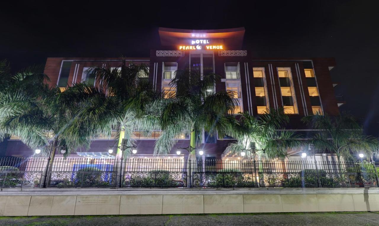 Treebo Premium Pearl Avenue, Ring Road Hotel เดห์ราดุน ภายนอก รูปภาพ